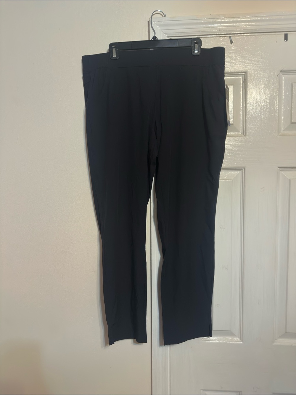 Eddie Bauer Black Travel pants ankle length